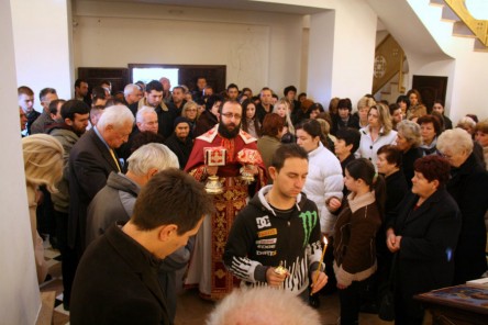 5957-promoviran-horot-pri-crkvata-sv.-petka-960x600-6